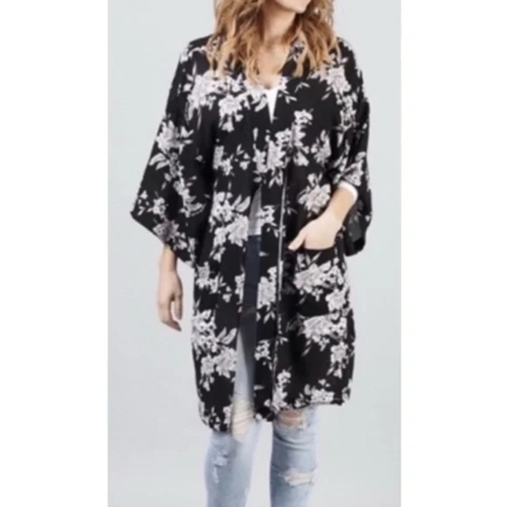 Spiritual Gangster Black and White Floral Kimono